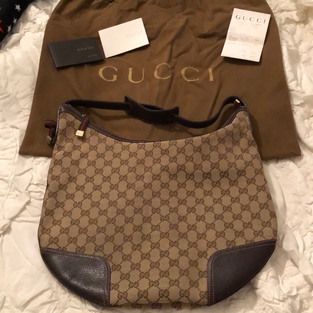 Signature Gucci Shoulder Bag